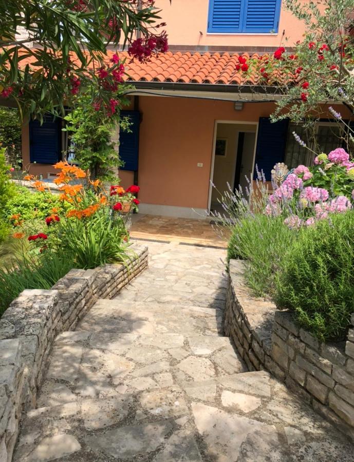 Goga Apartments Pola Esterno foto